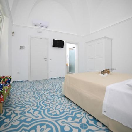White Aurora Rooms Porto Cesareo Eksteriør bilde
