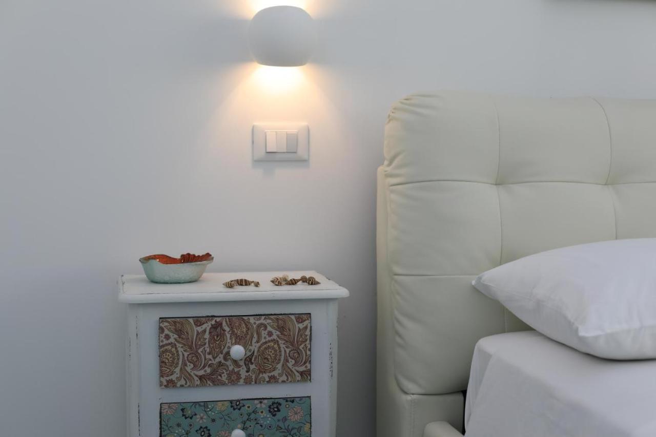 White Aurora Rooms Porto Cesareo Eksteriør bilde